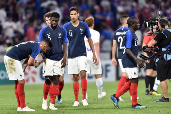 Article: La Genouillère FootBall de Umtiti et Pogba 